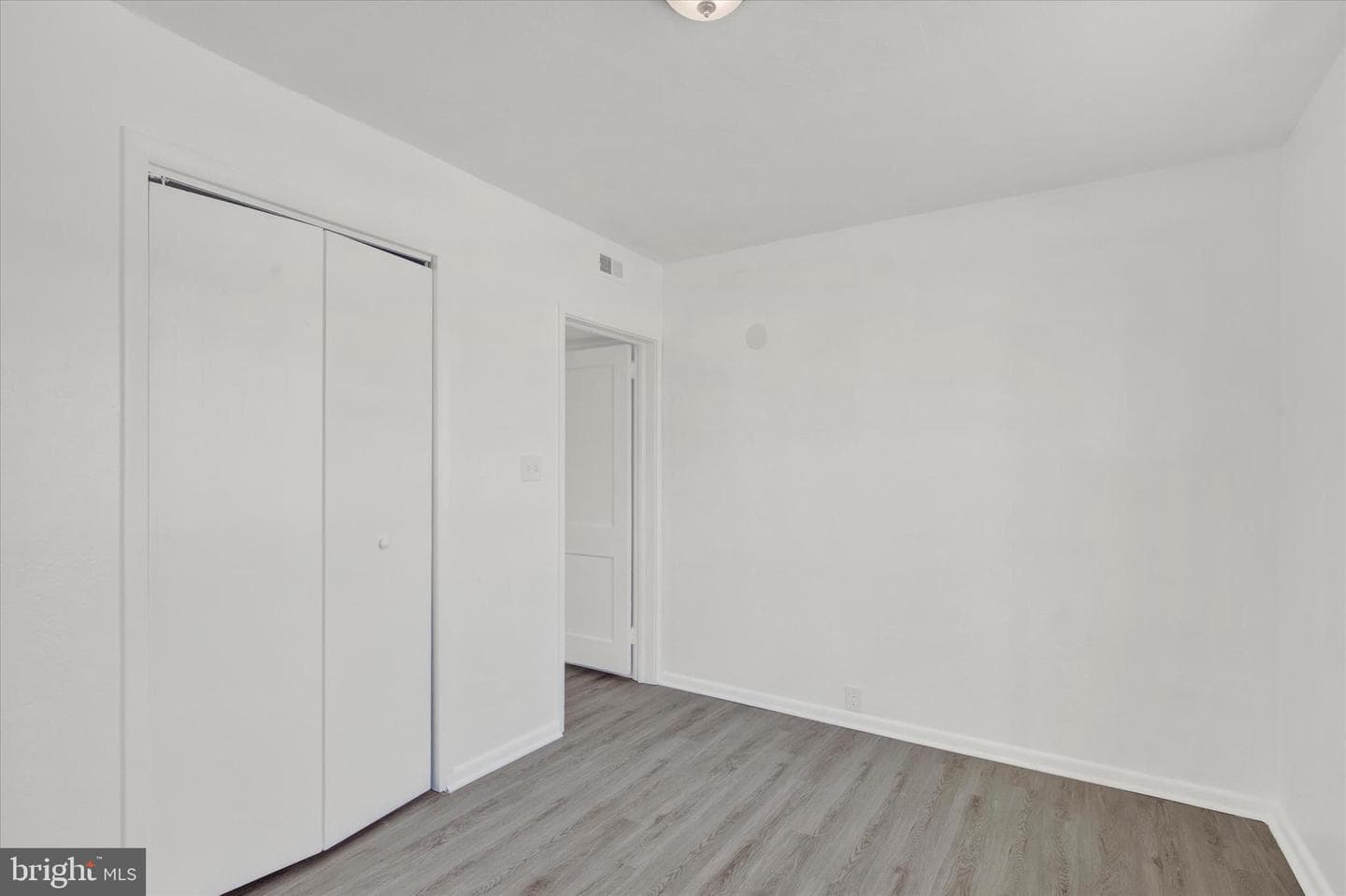 78 Swan Street photo 12