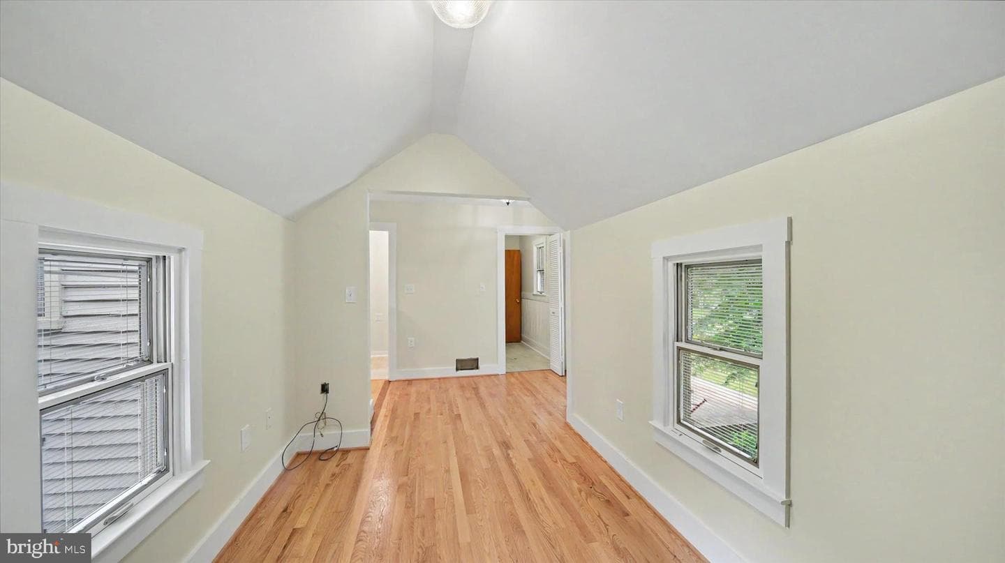 4037 Grande View Drive photo 14