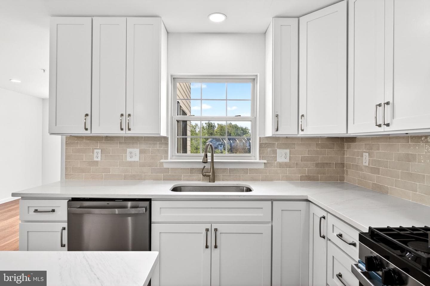 737 Shallow Ridge Court photo 15