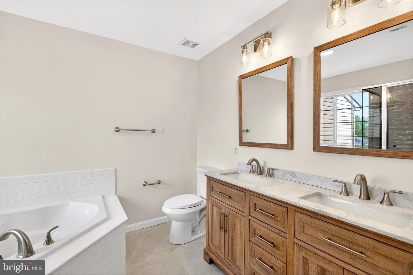 737 Shallow Ridge Court photo 25
