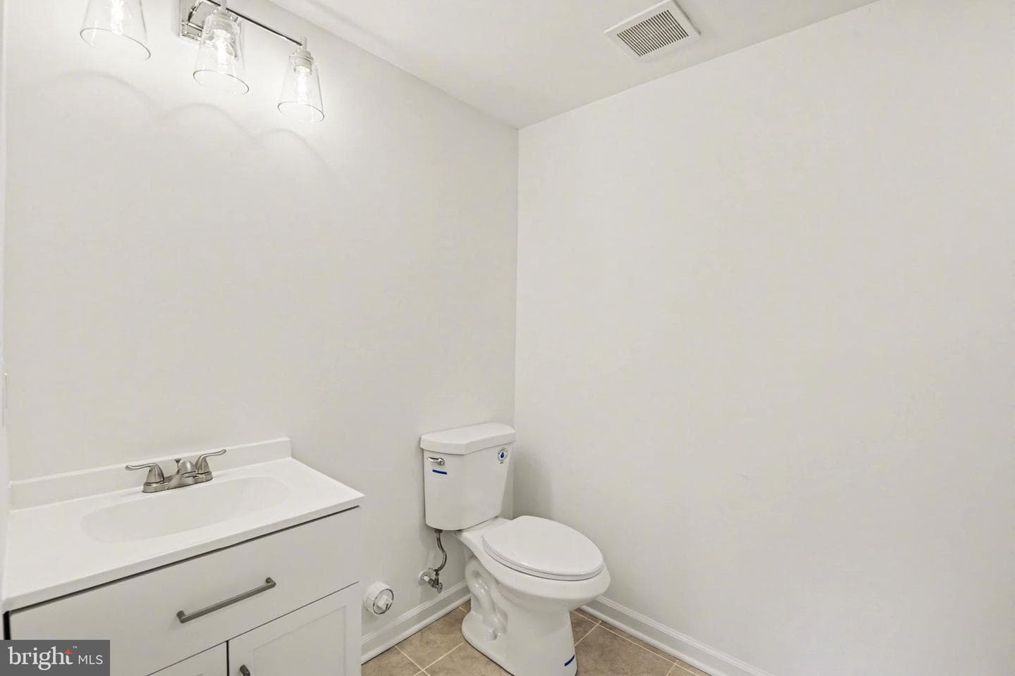 642 Walker Street photo 18