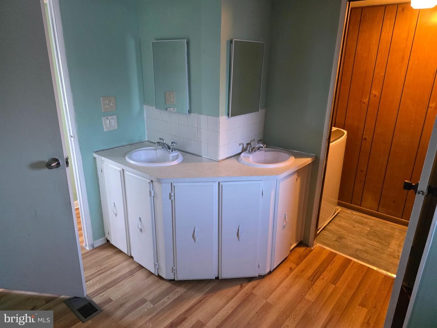1216 Janet Drive photo 5