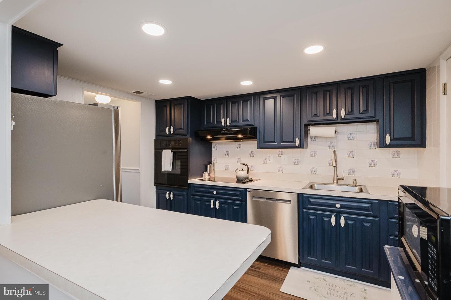 696 Shore Drive photo 13