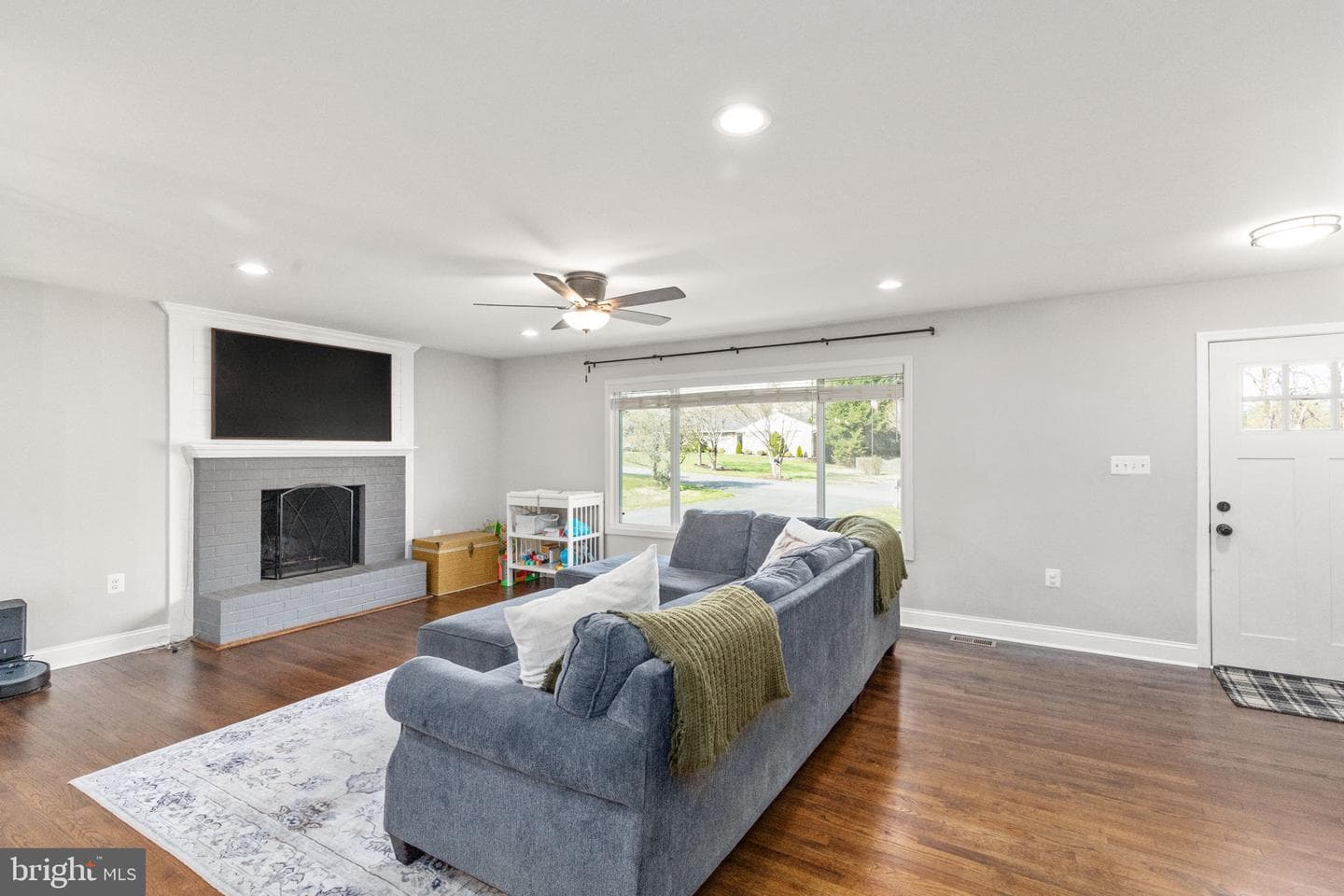 314 Lakeside Drive photo 7