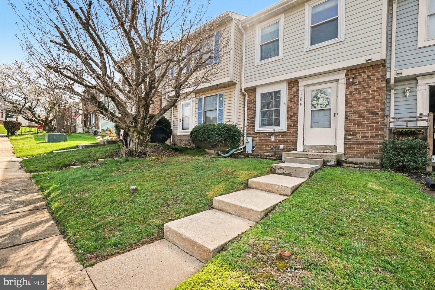 104 Long Meadow Court photo 3
