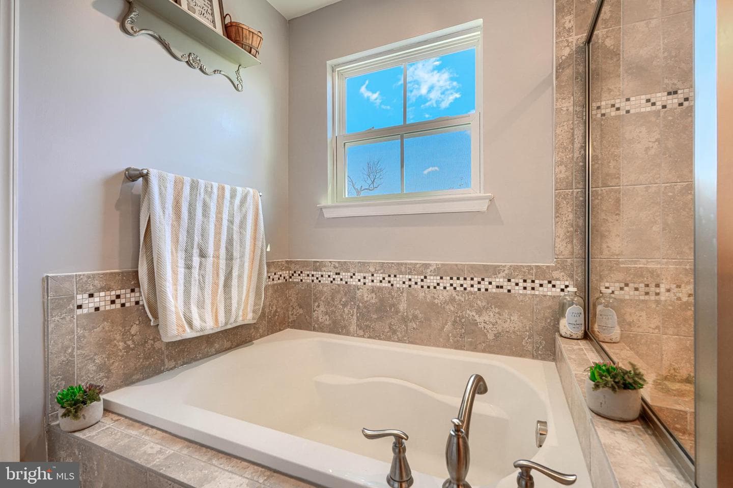 512 Dusk View Drive photo 44