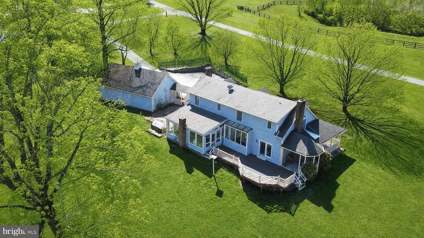 2712 Crystal Lane photo 4