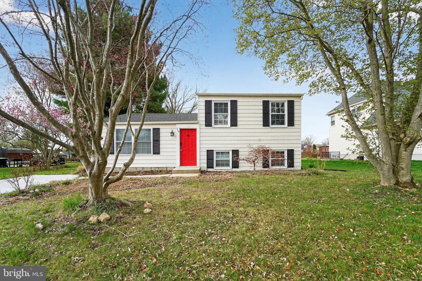 714 Frans Drive photo 2