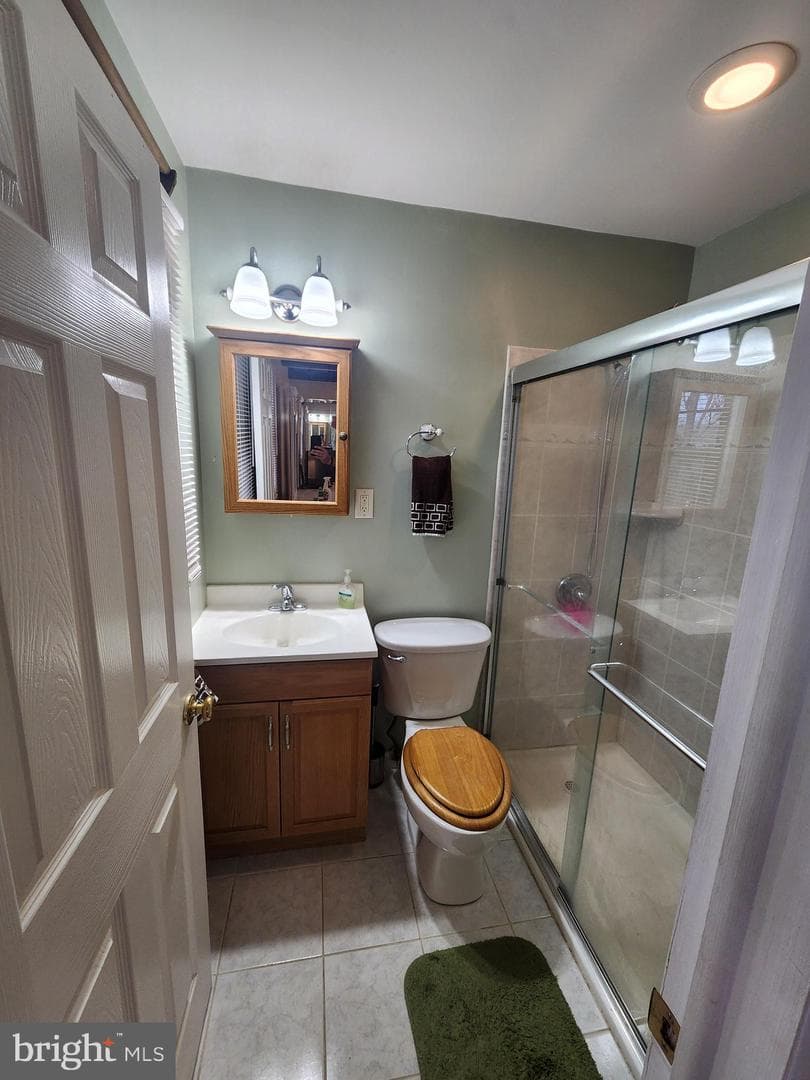 215 Garnett Road photo 35