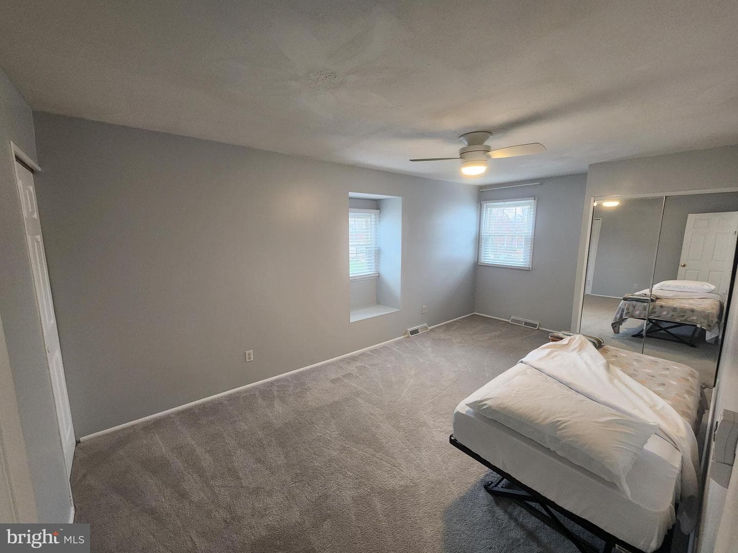 215 Garnett Road photo 37