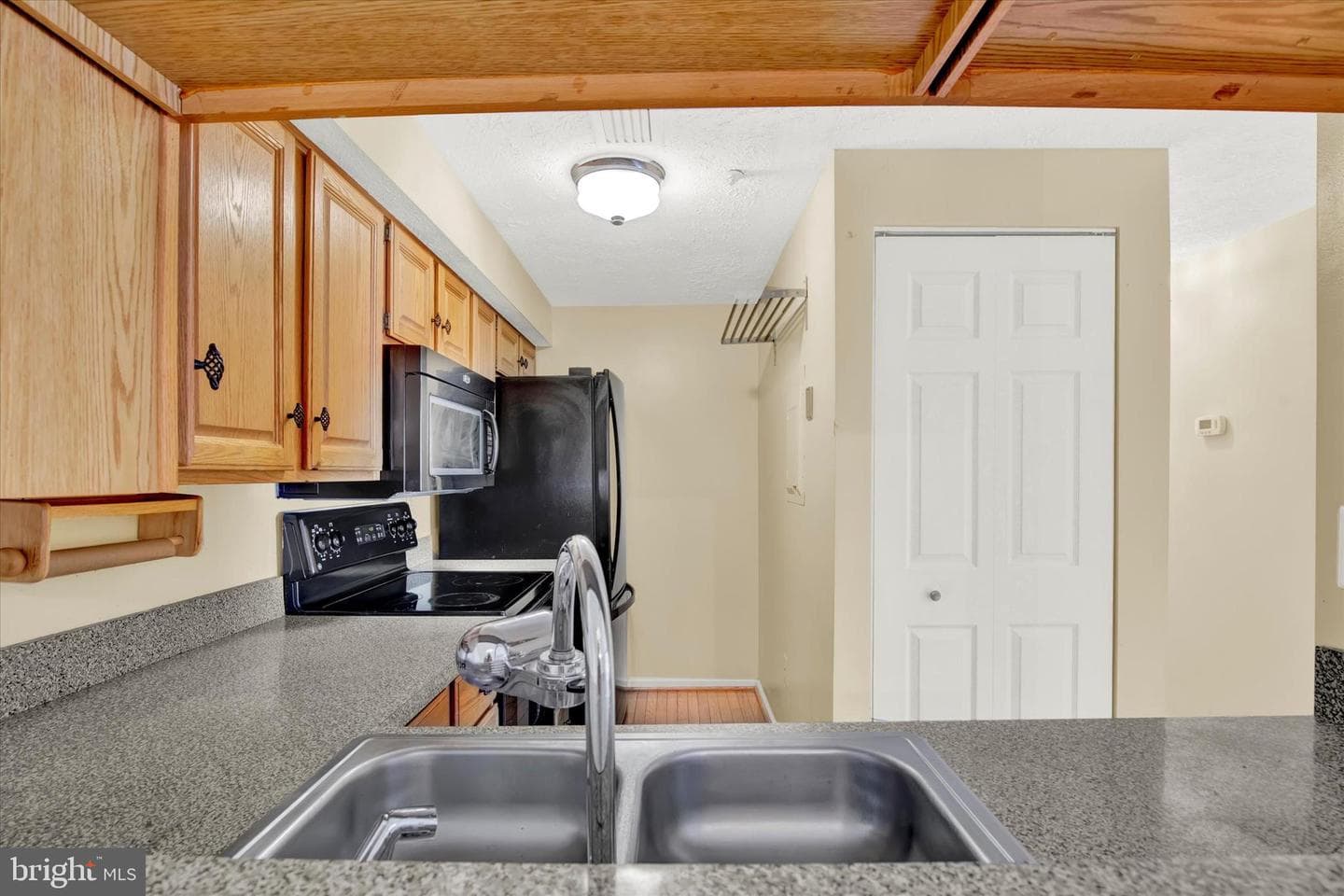 200 Oak Leaf Circle #200-K photo 8