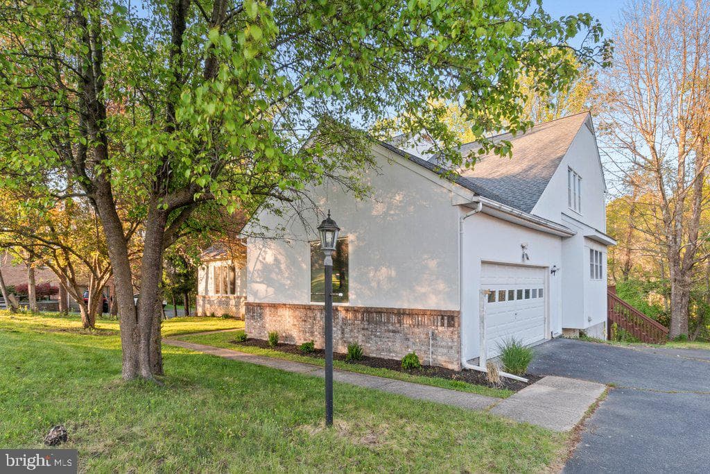311 Rolling Knoll Drive photo 5