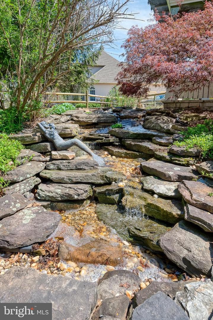 1216 Bluebird Court W photo 108