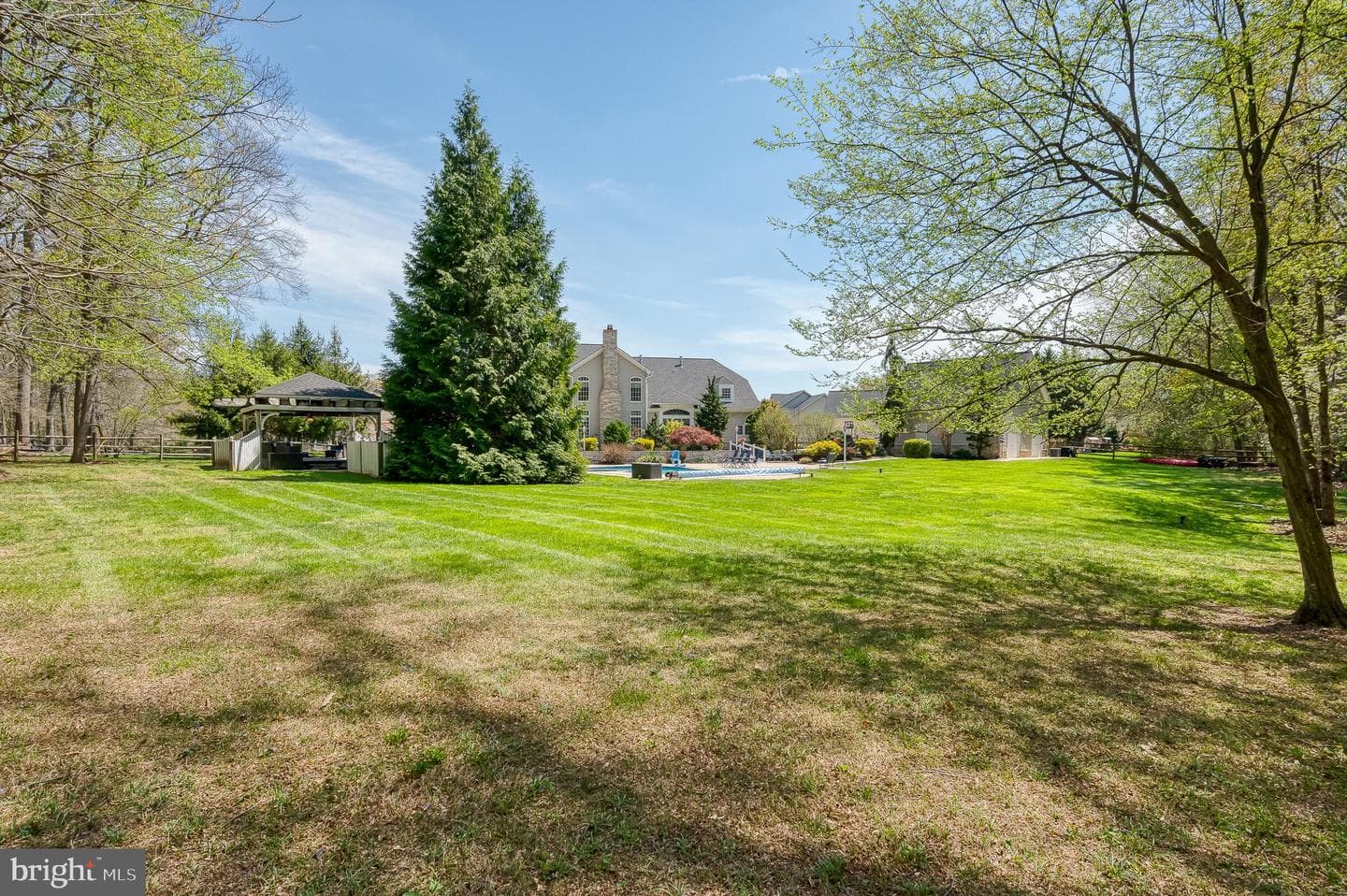 1216 Bluebird Court W photo 123