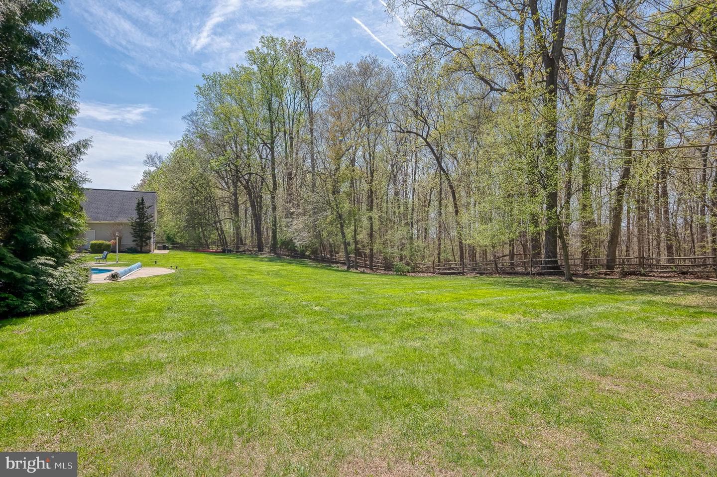 1216 Bluebird Court W photo 124