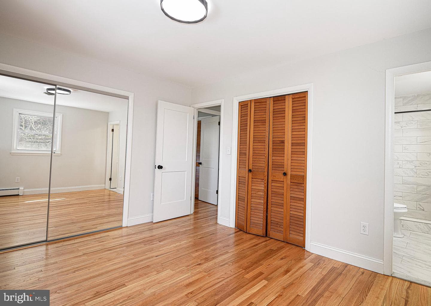 2501 Roy Terrace photo 18