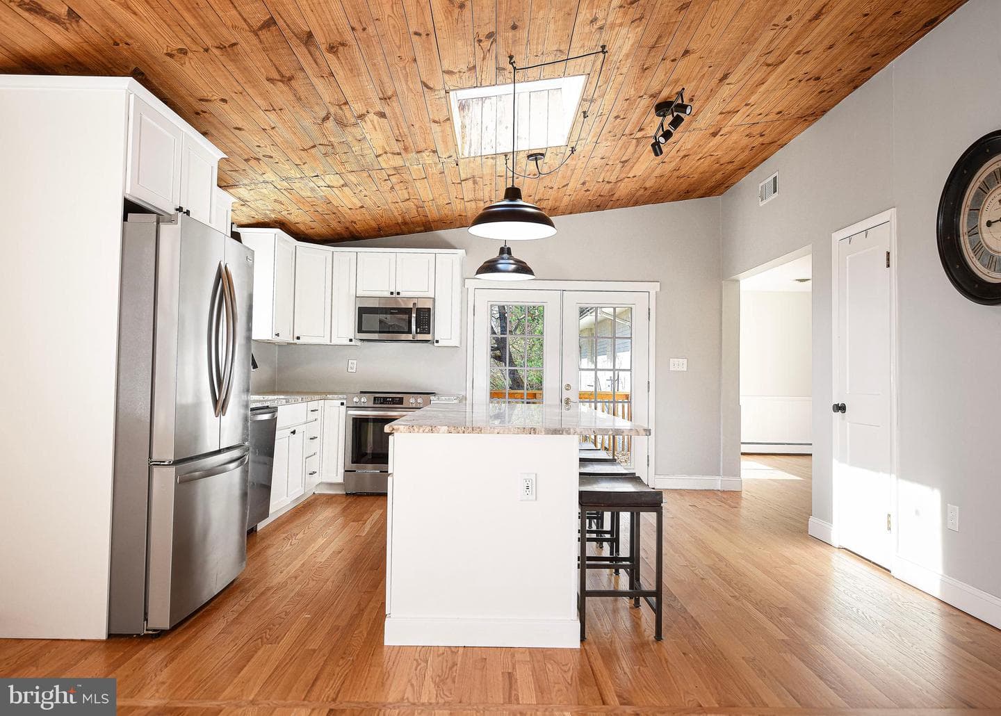 2501 Roy Terrace photo 4