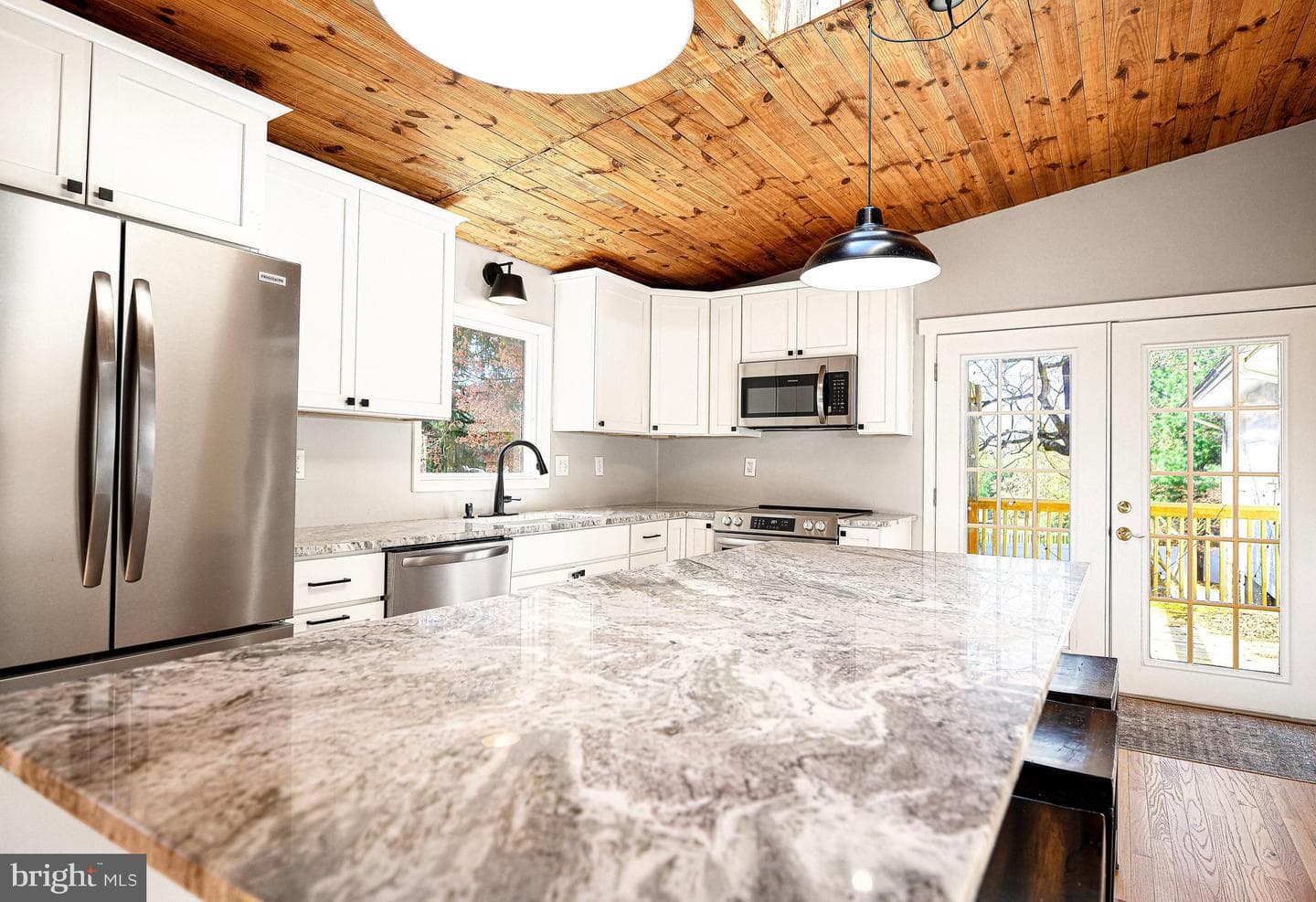 2501 Roy Terrace photo 6