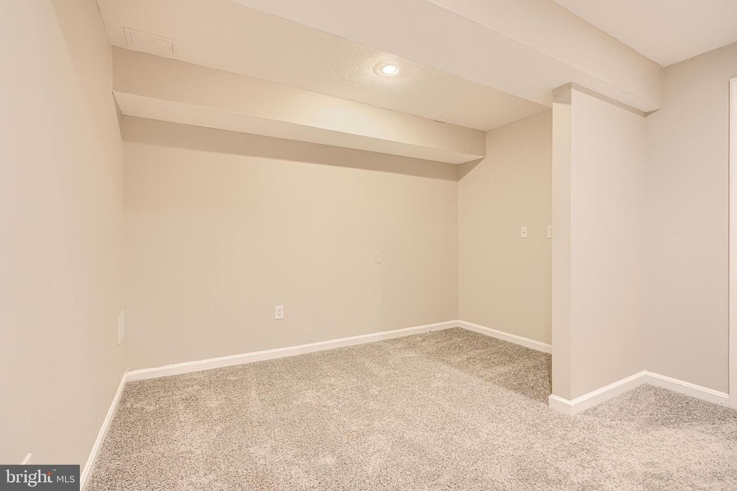 467 Manor Road photo 18