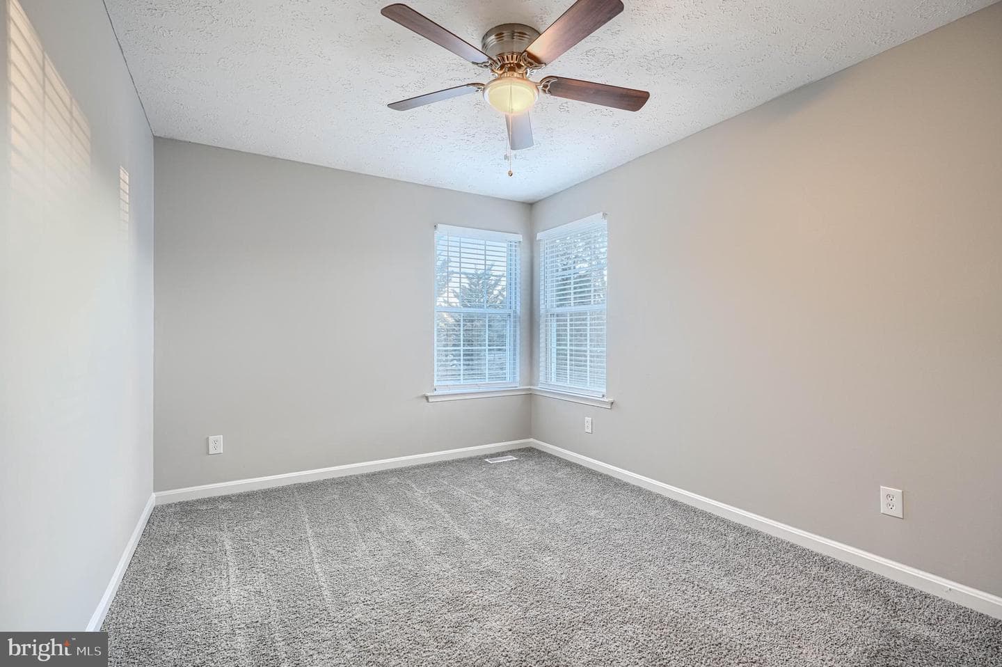 467 Manor Road photo 44