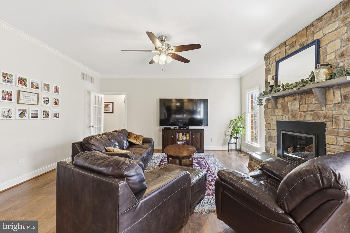 803 Deepwood Court photo 9