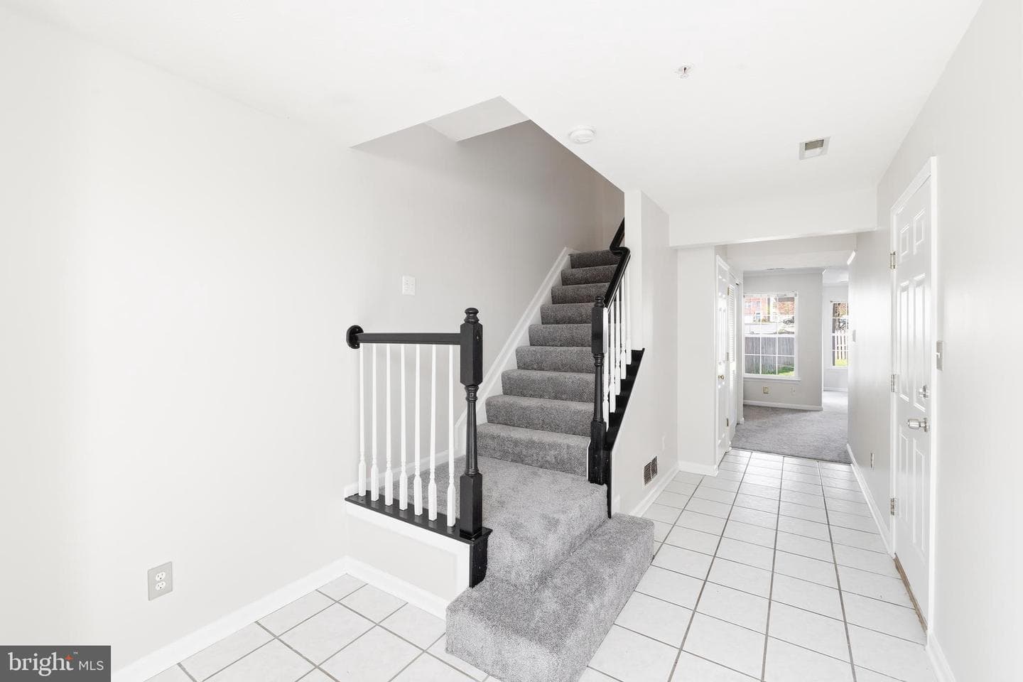 2045 Mardic Drive photo 11
