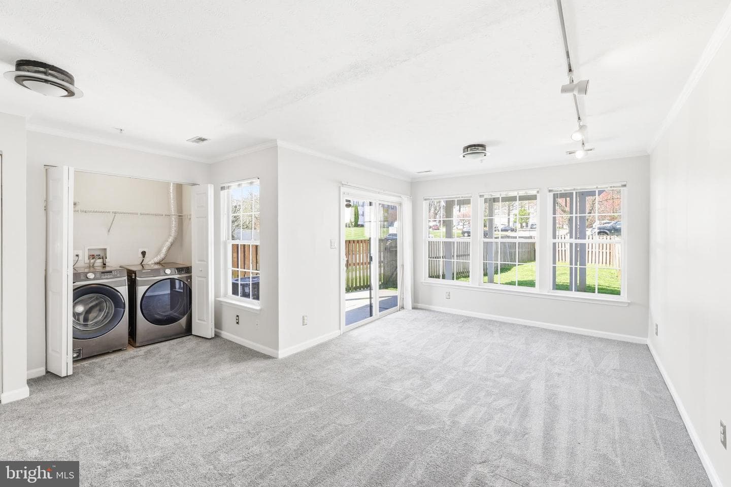 2045 Mardic Drive photo 12