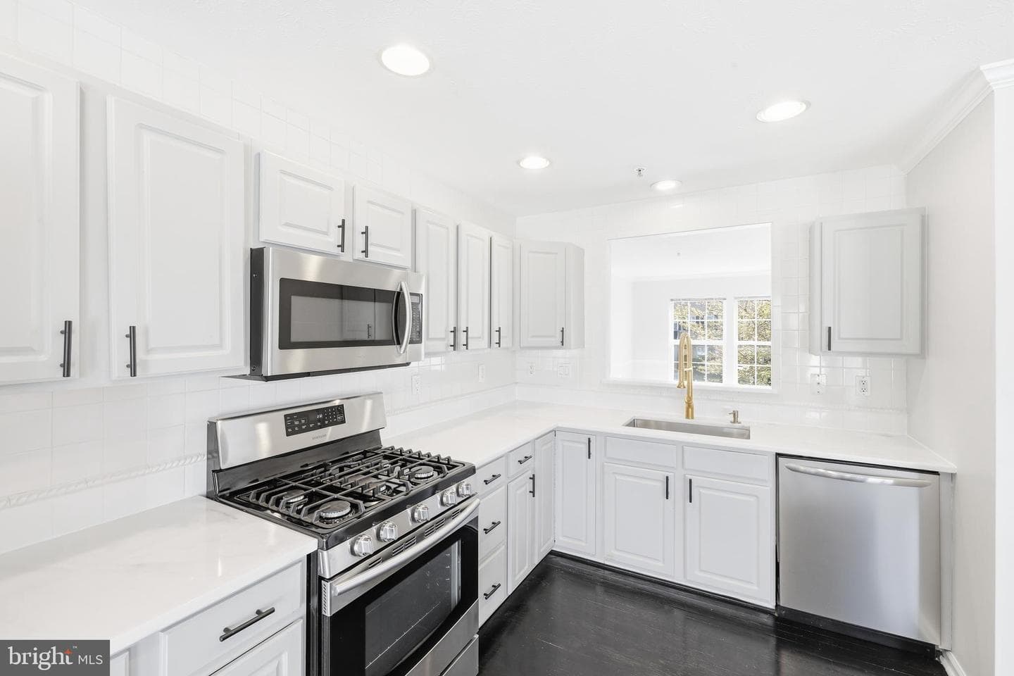 2045 Mardic Drive photo 18