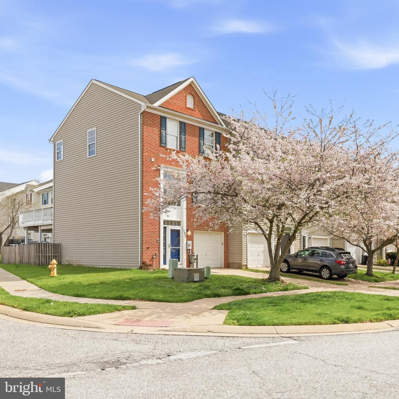 2045 Mardic Drive photo 2