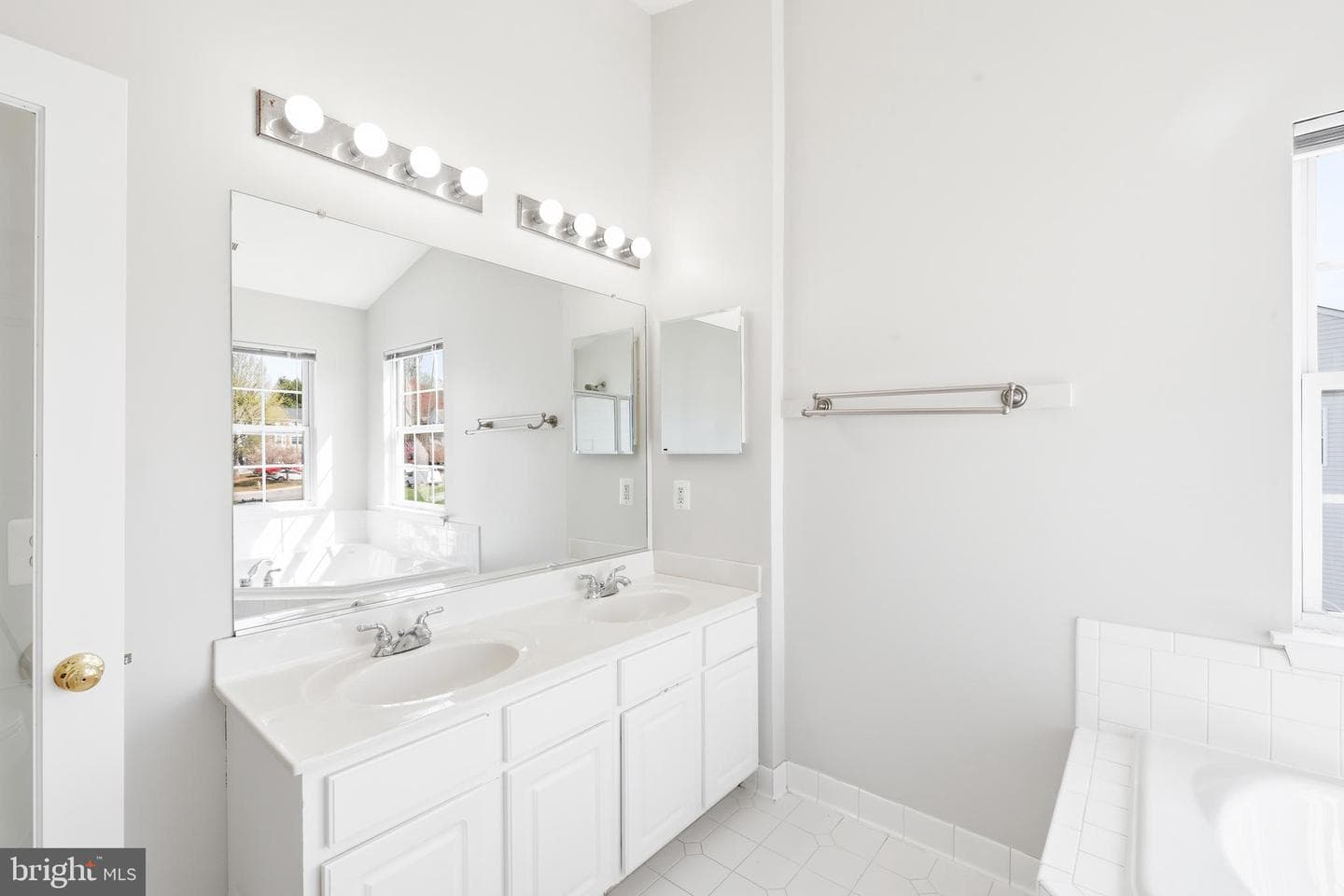 2045 Mardic Drive photo 26