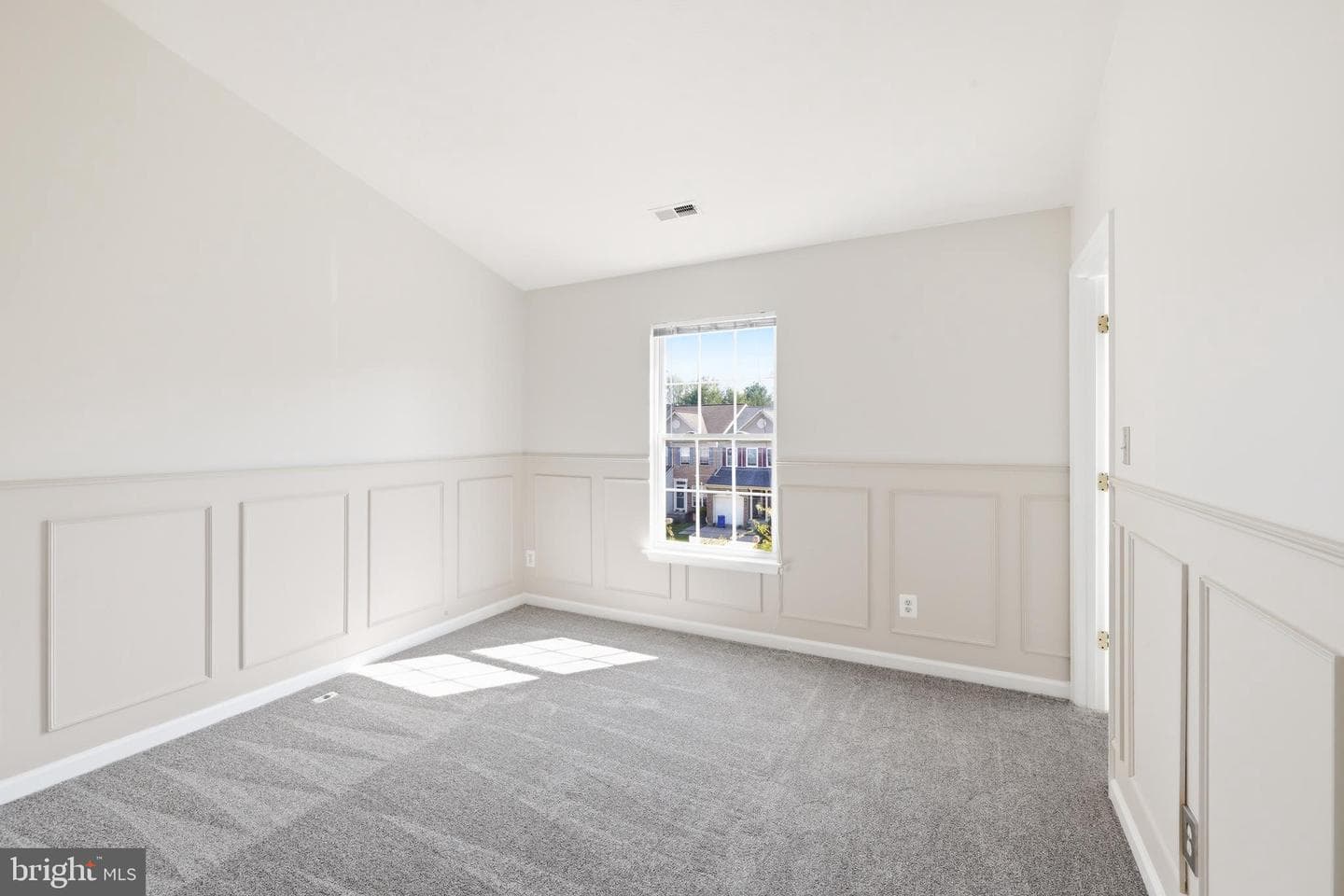 2045 Mardic Drive photo 30