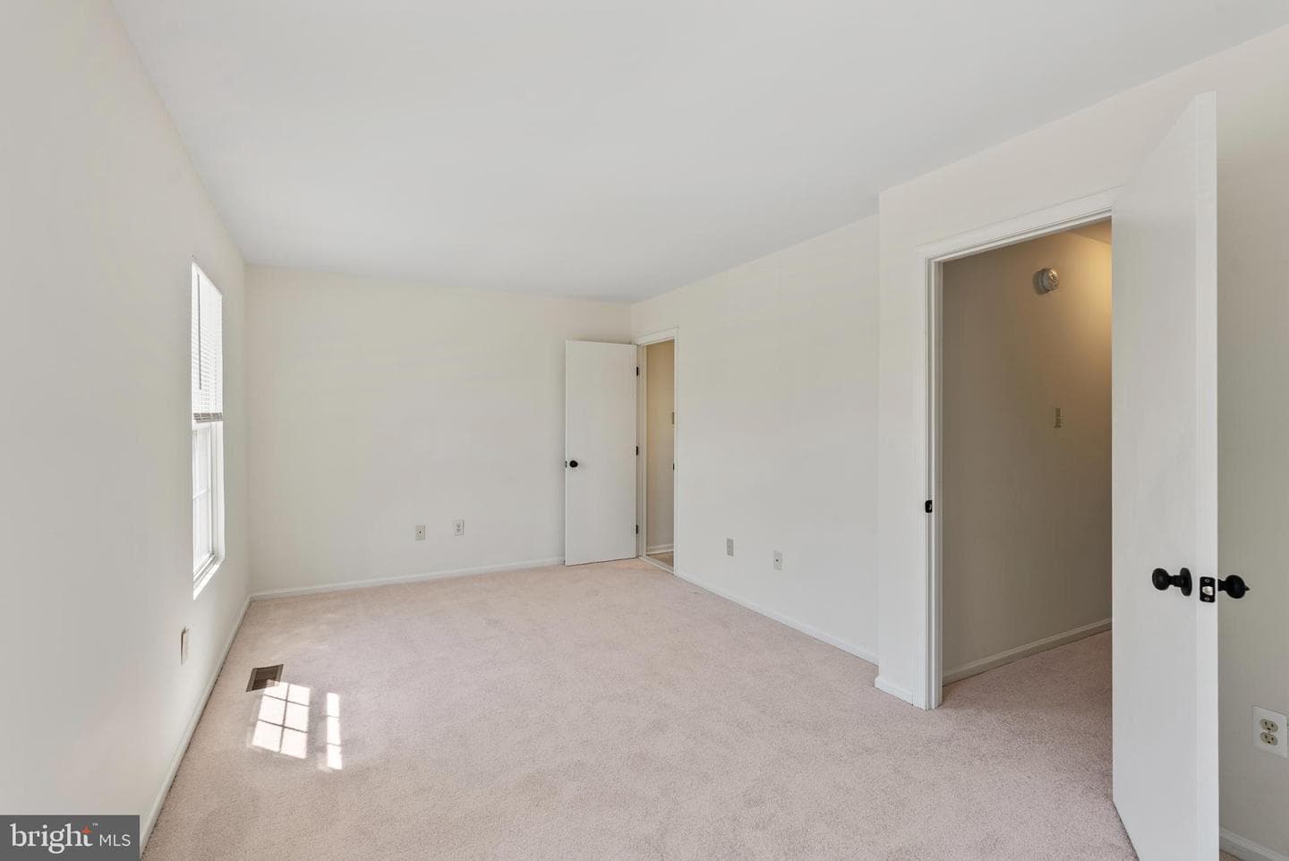 330 Fullerton Place photo 16
