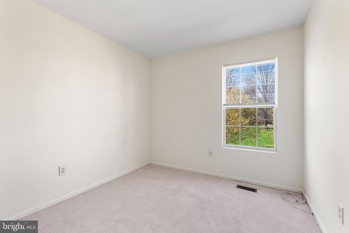 330 Fullerton Place photo 25