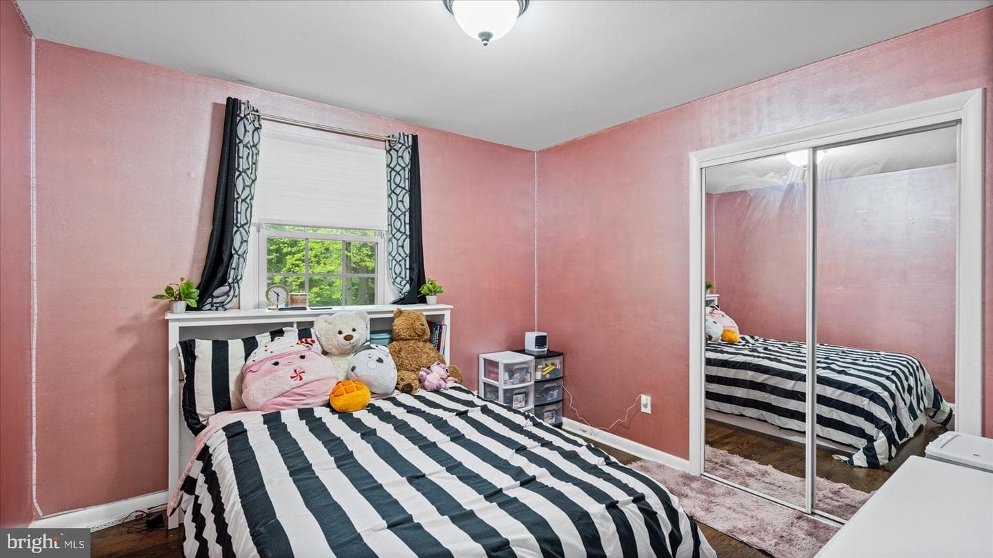 1512 Steeplechase Drive photo 23
