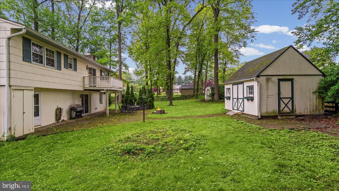 1512 Steeplechase Drive photo 3