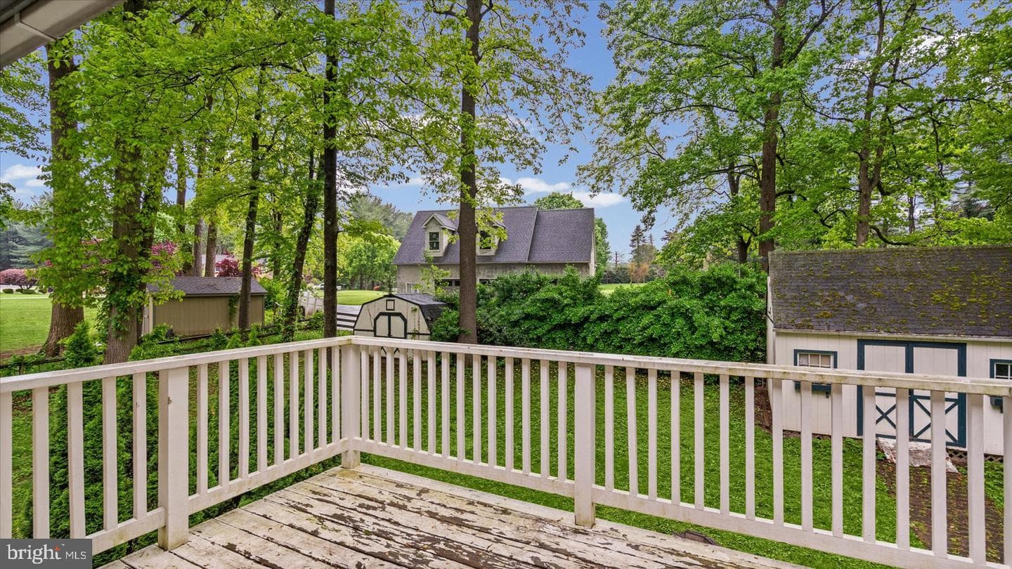 1512 Steeplechase Drive photo 32