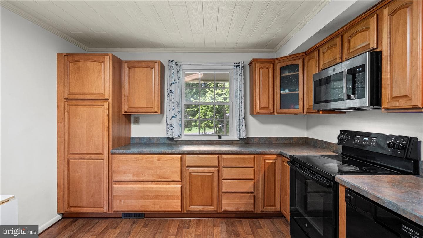 1512 Steeplechase Drive photo 8