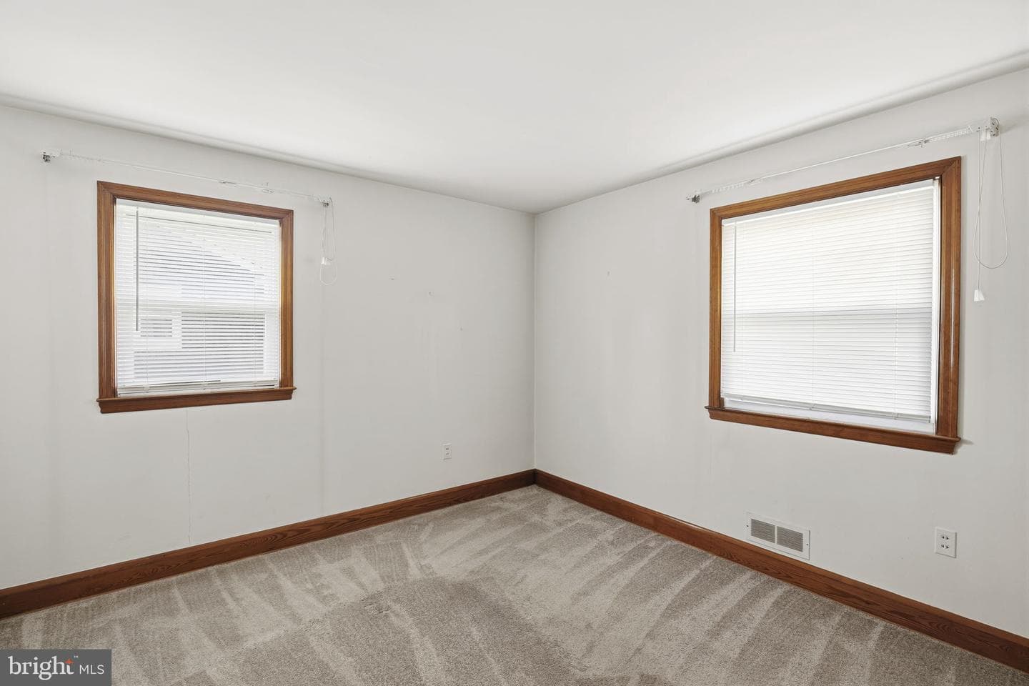 4 Brooks Road photo 12