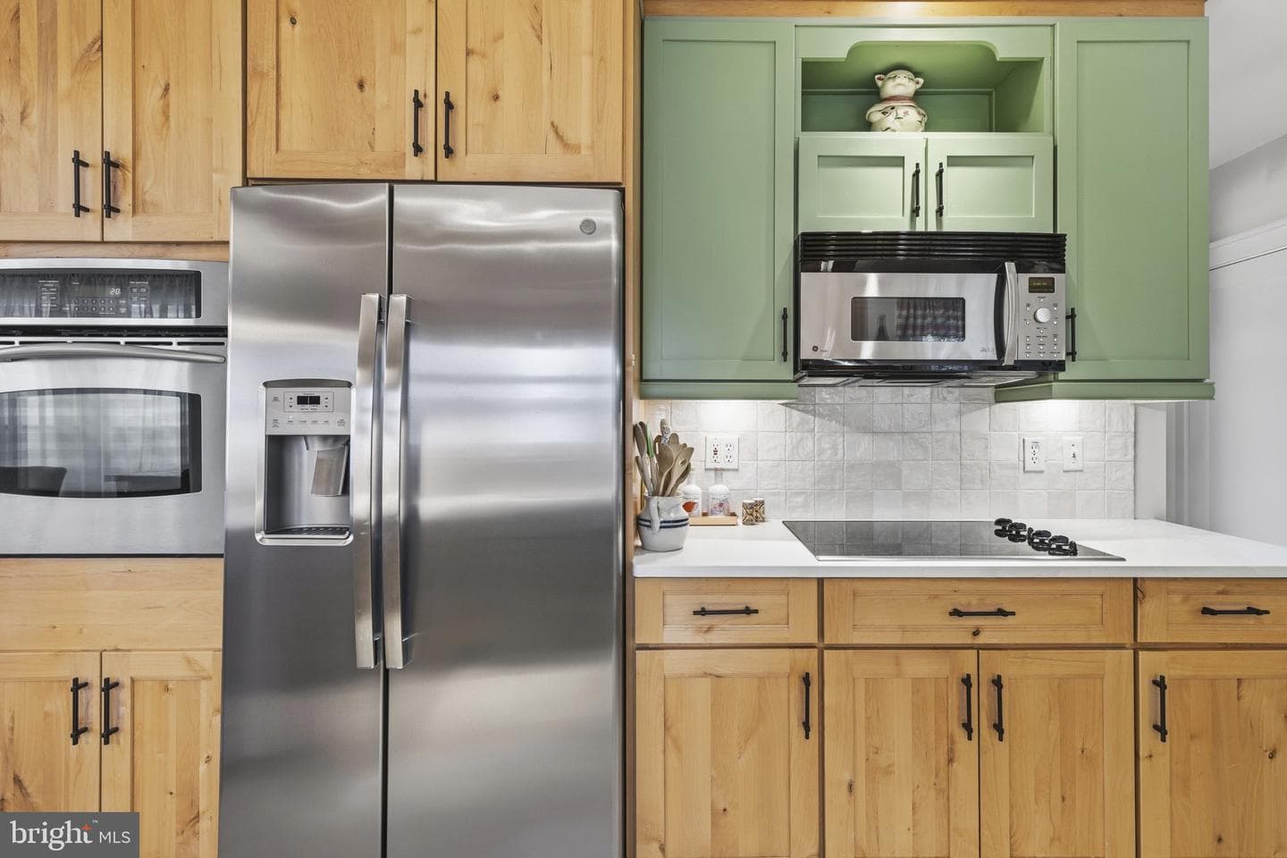 555 Giles Street photo 14