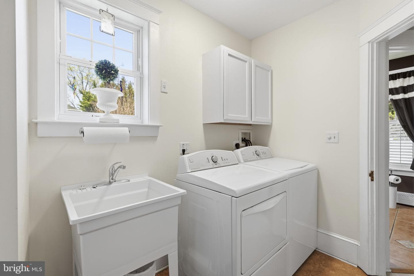 555 Giles Street photo 17