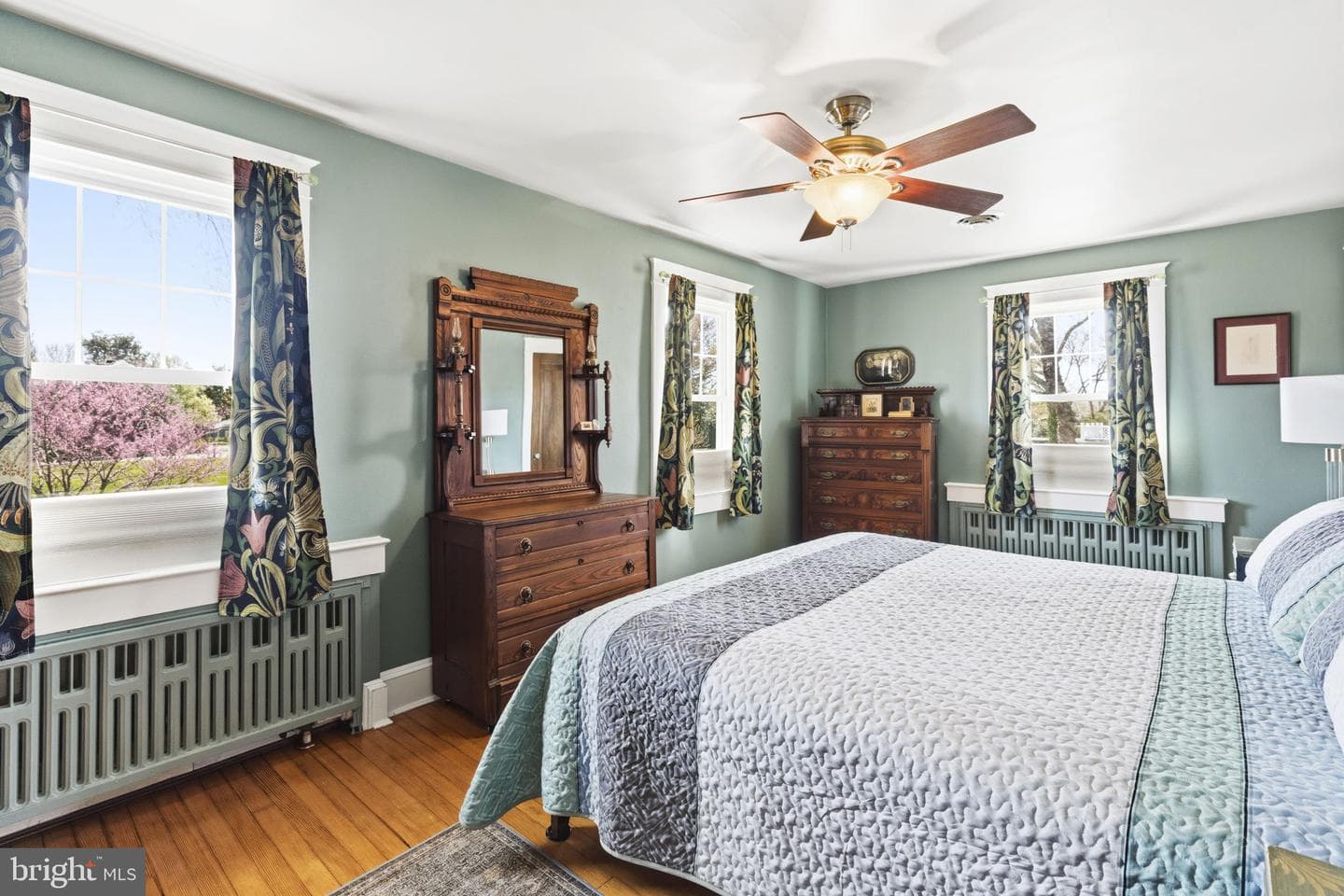555 Giles Street photo 19