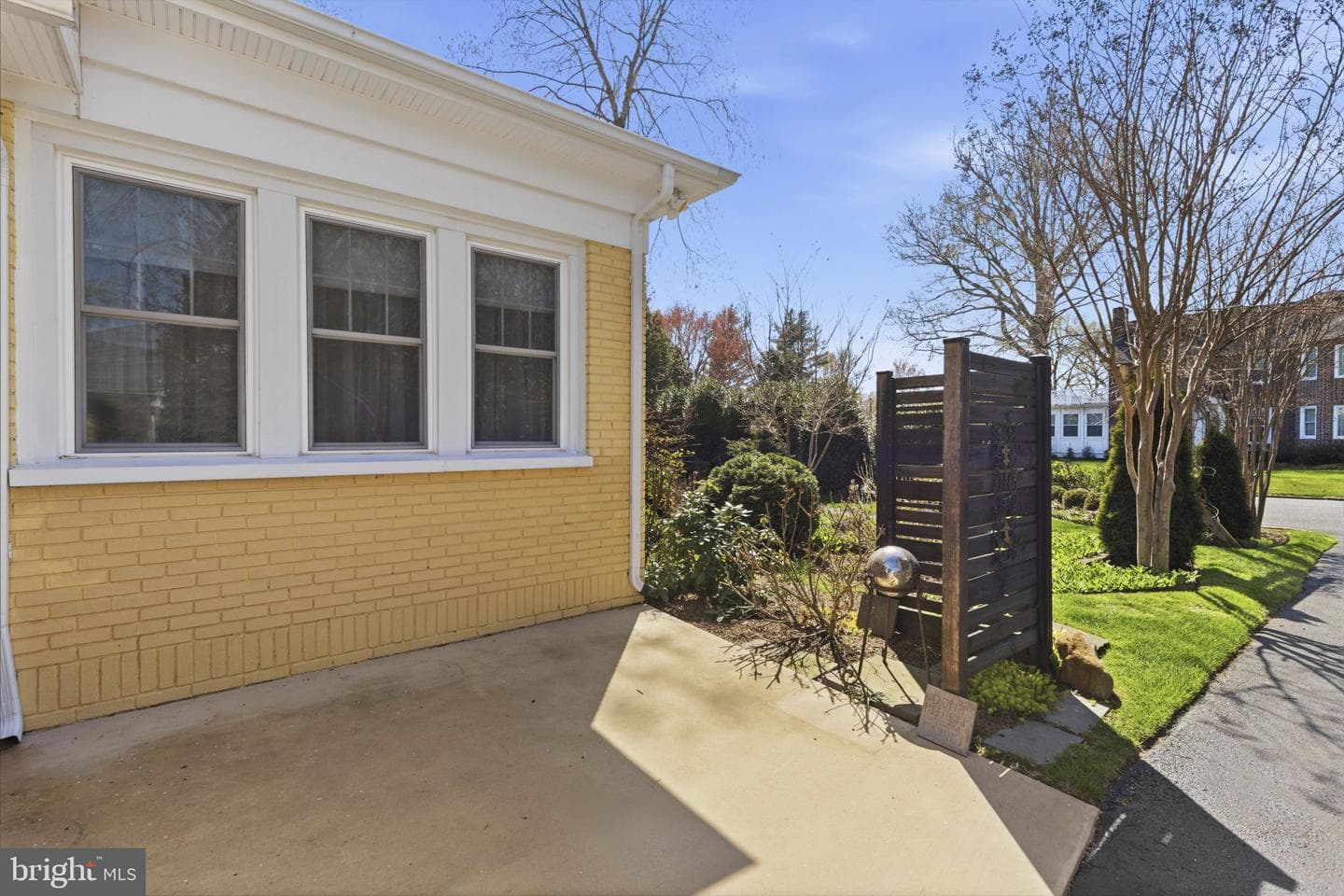 555 Giles Street photo 31