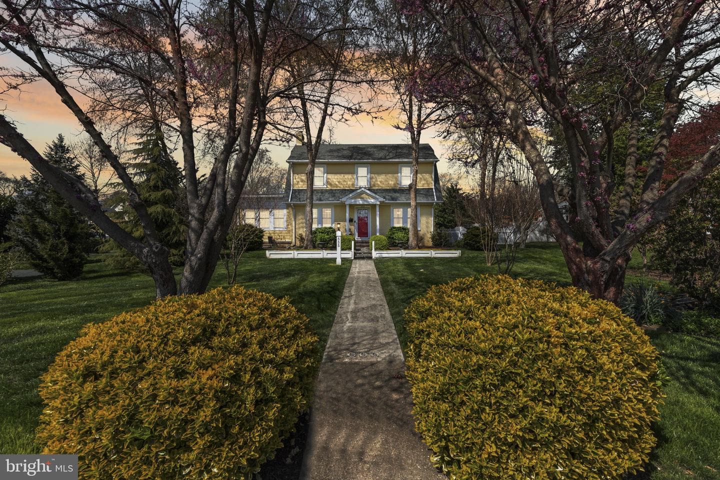 555 Giles Street photo 40