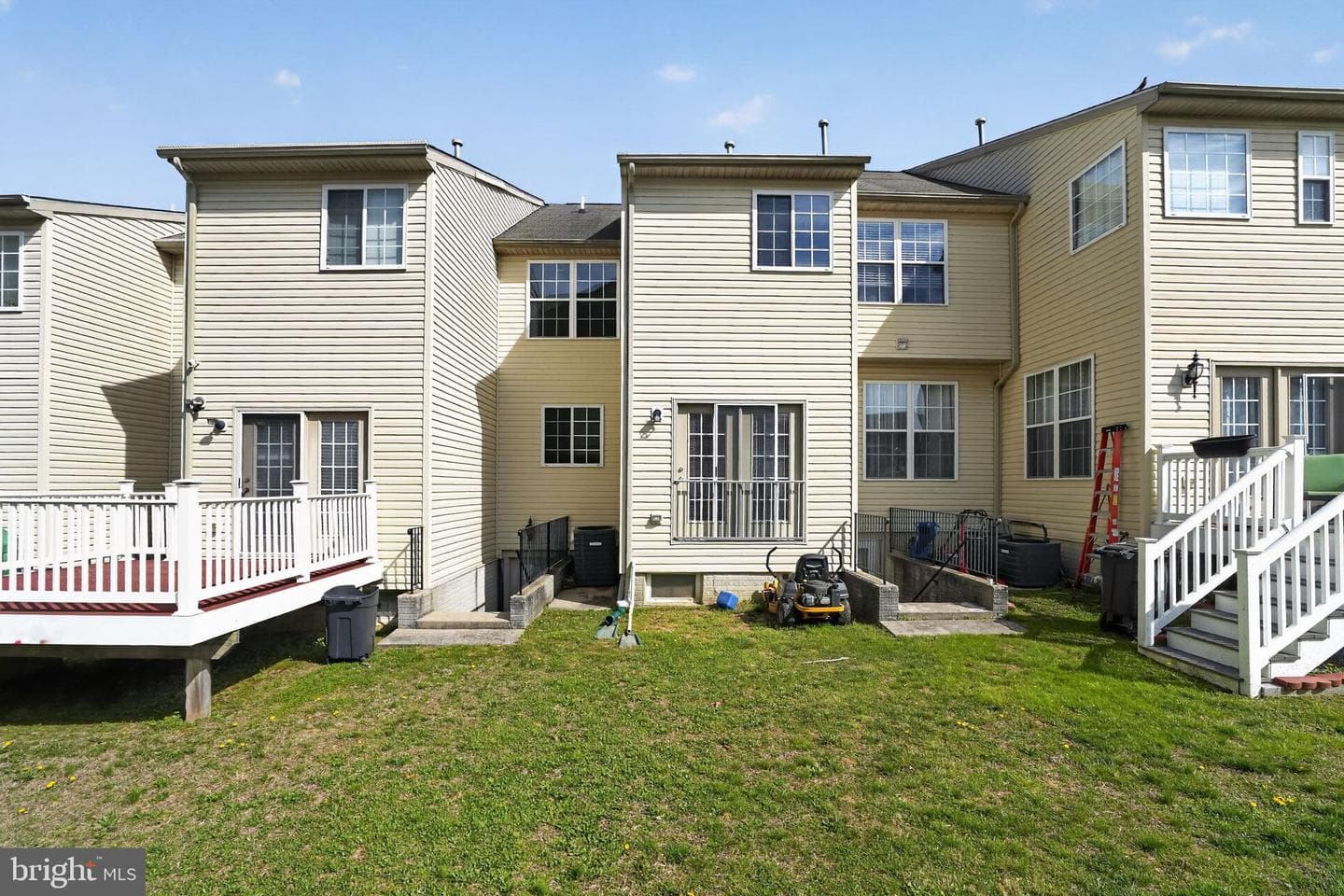627 Berwick Court photo 28