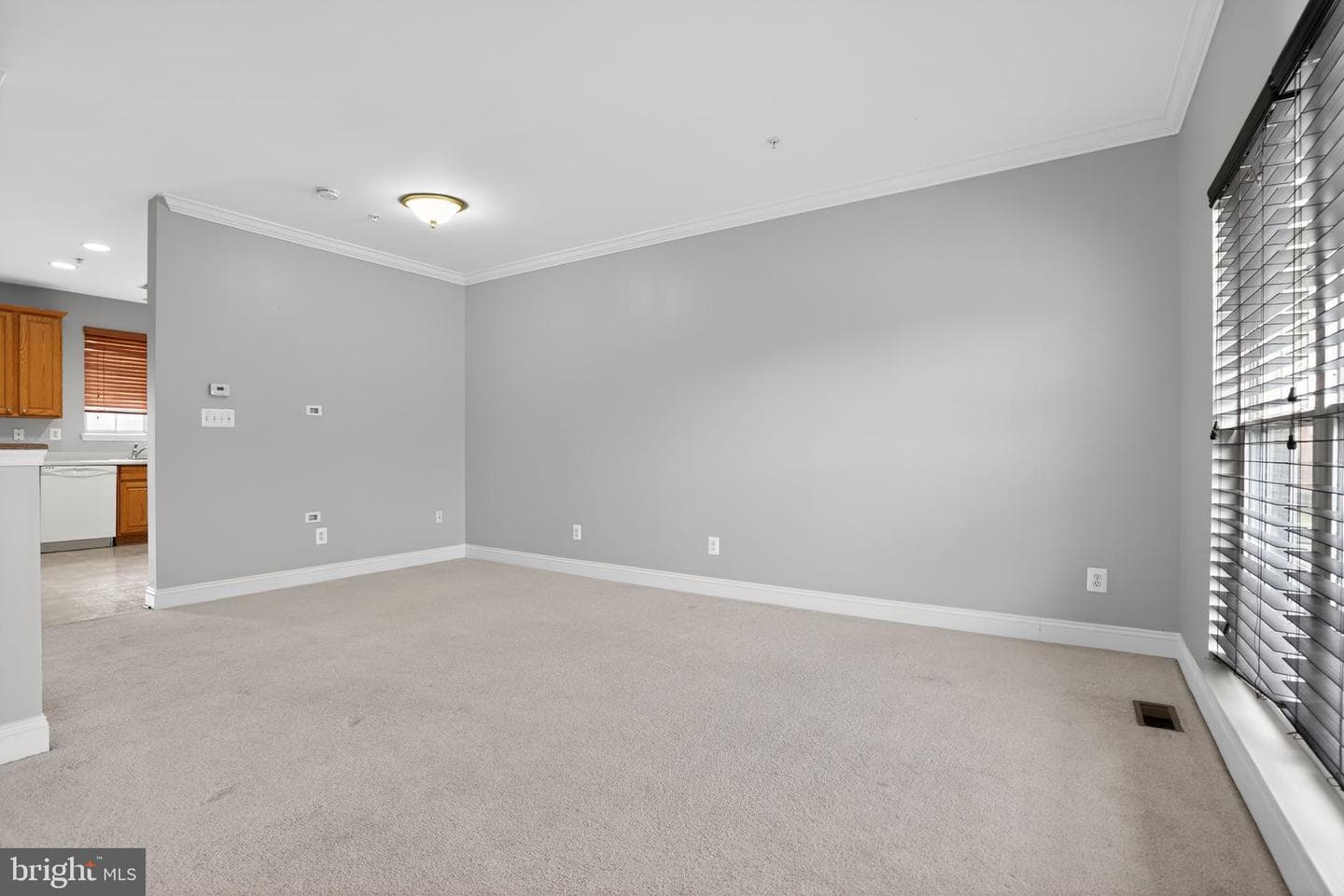 627 Berwick Court photo 4