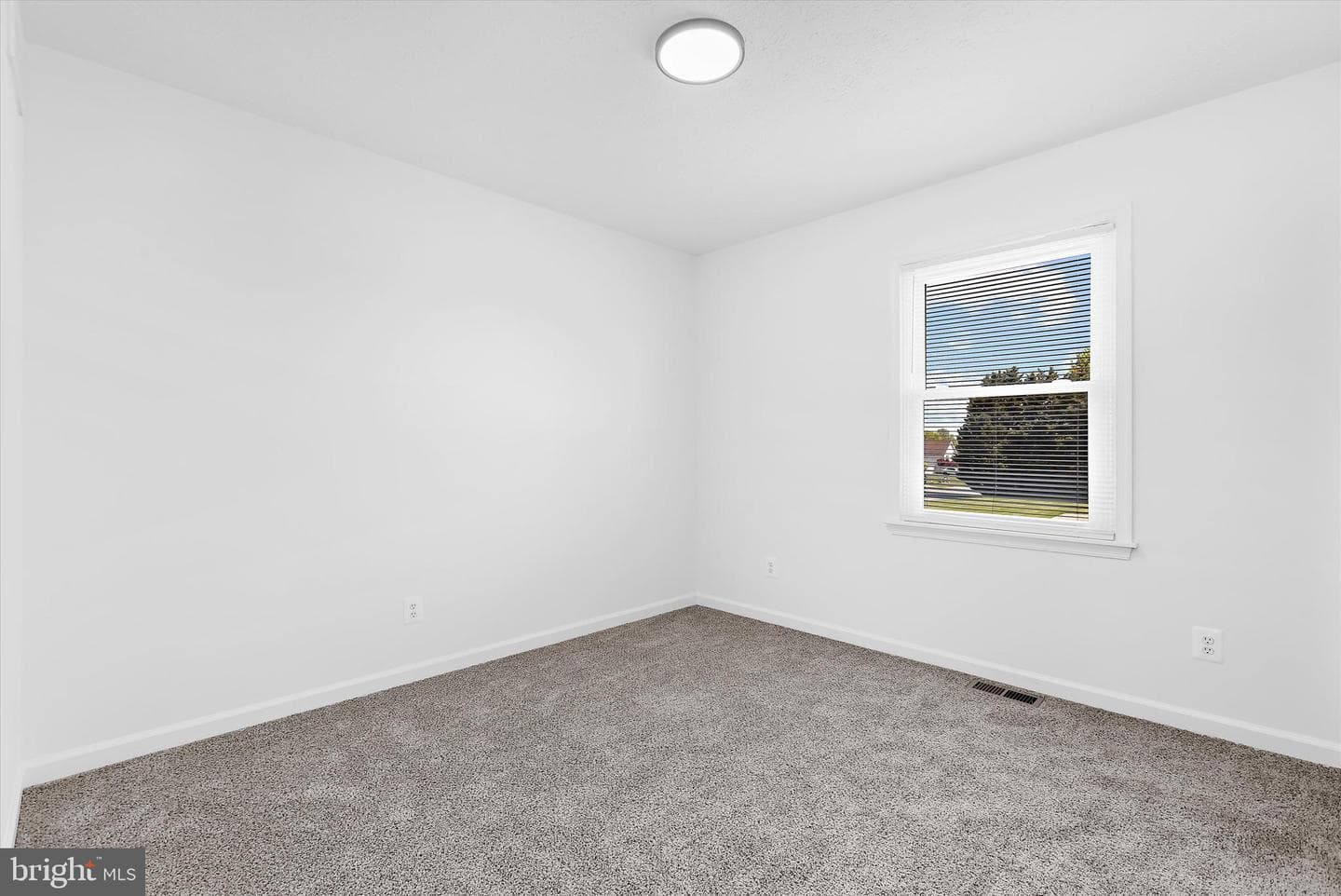 774 Everist Drive photo 26