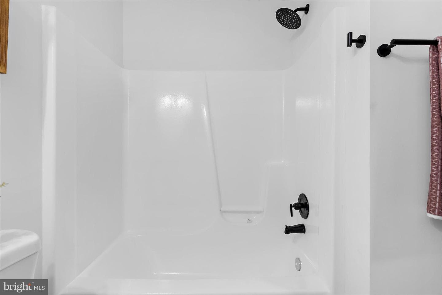 774 Everist Drive photo 32