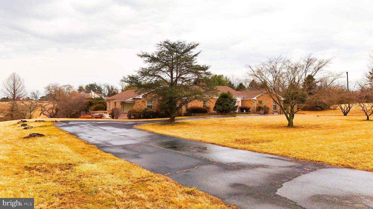 205 Glenville Road photo 2