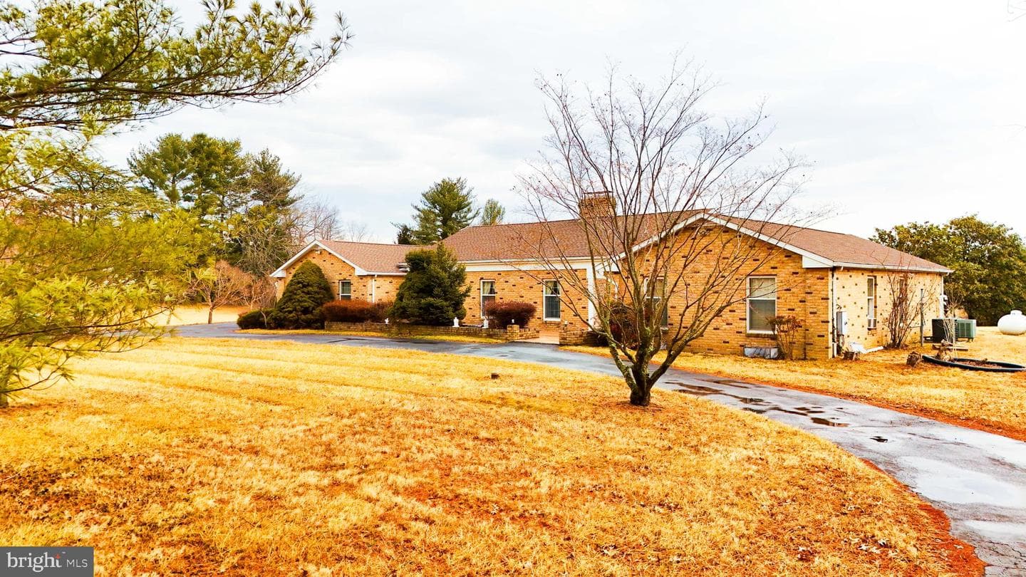 205 Glenville Road photo 3