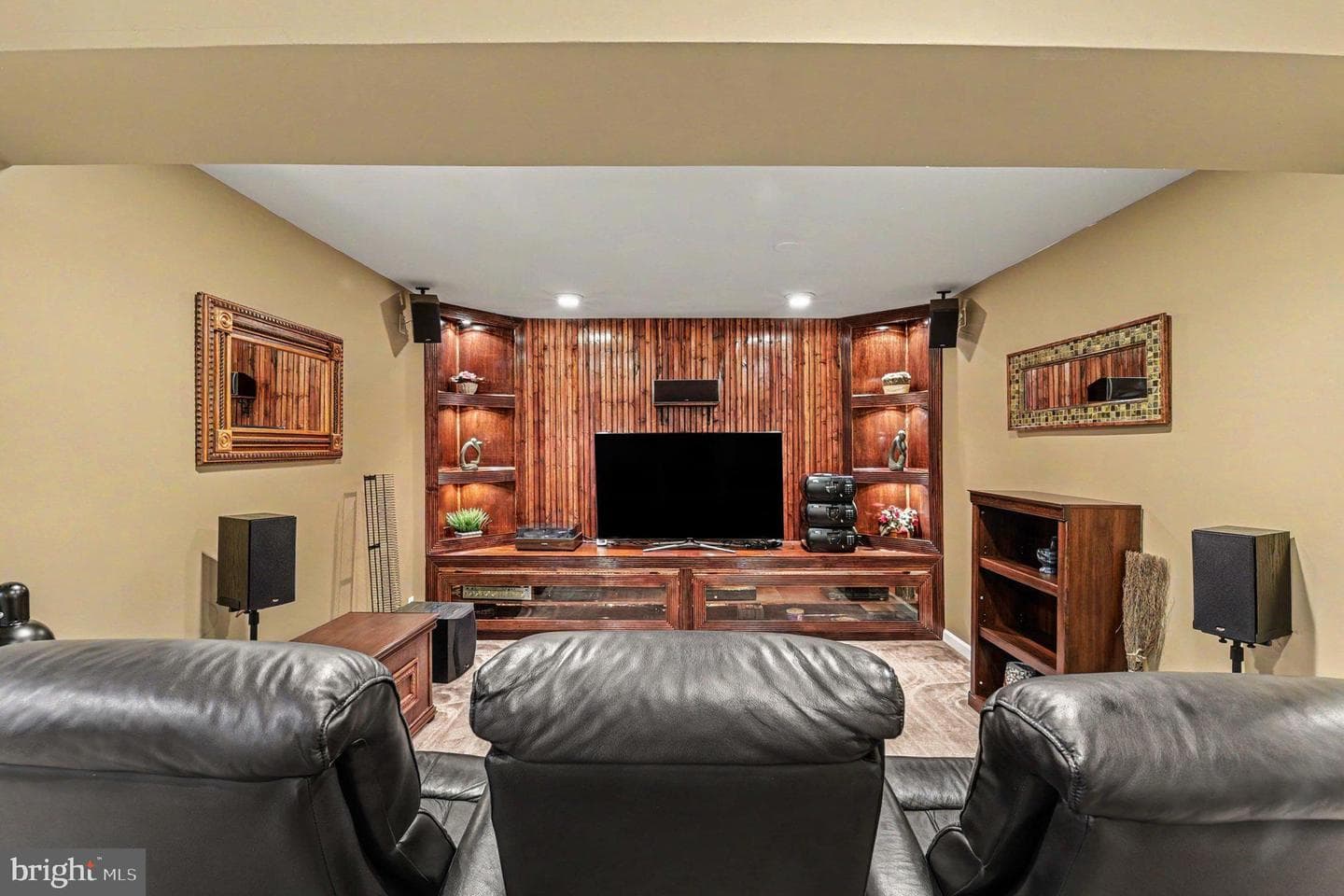 2302 Faculty Court photo 4